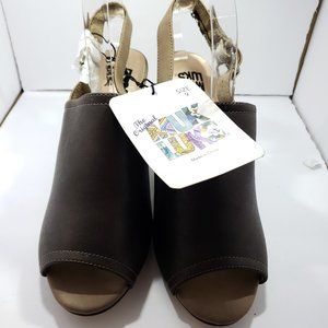SALE PRICED!!>>MUK LUKS BROWN WEDGE SLIDES NWT